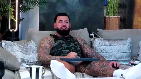 masterkingofmuscle online show from November 18, 7:44 am