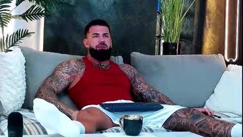 Snapshot of masterkingofmuscle chatting on September 29, 7:29 am masterkingofmuscle online show from September 29, 7:29 am