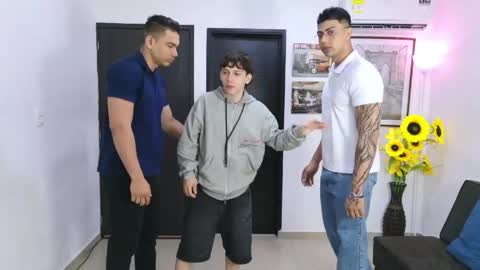 Team Cris Darwin- Fernando- Stiven- David online show from April 15, 11:35 am