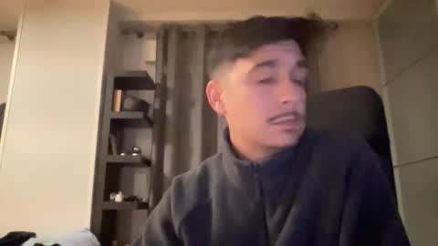 Aaron online show from December 5, 7:22 pm