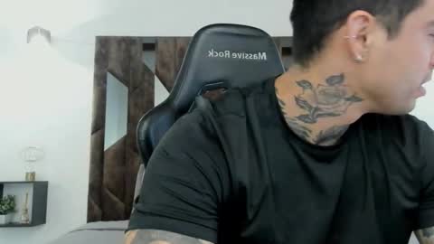 mateo_dilucajs1 online show from November 30, 7:32 pm