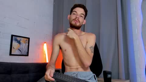 MATEO HUNTER online show from October 18, 1:15 pm