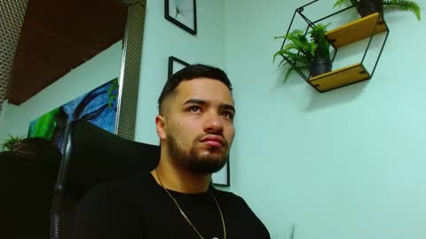 Snapshot of mathews_colton1 chatting on February 12, 11:29 am Mathews online show from February 12, 11:29 am