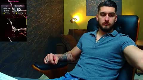 Snapshot of matiasdean chatting on September 29, 5:28 am MatiasDean online show from September 29, 5:28 am