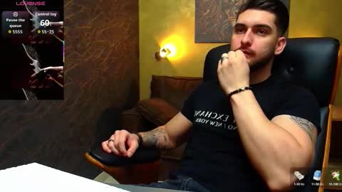 Snapshot of matiasdean chatting on October 9, 5:02 am MatiasDean online show from October 9, 5:02 am