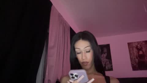 MOLLY MILLS online show from November 9, 6:50 am