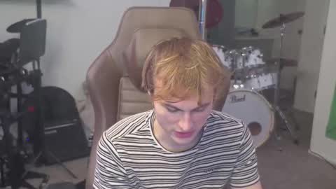 Snapshot of mattcashxxx chatting on September 18, 1:09 am Matt Cash online show from September 18, 1:09 am