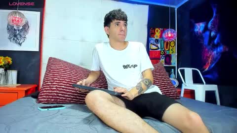 Snapshot of matteo12_ chatting on September 21, 4:05 am ---Matteo--- online show from September 21, 4:05 am