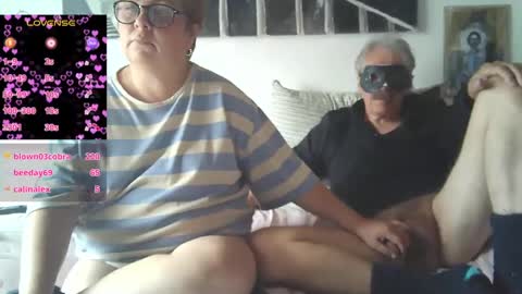 Snapshot of mature_couple_wild_2 chatting on October 8, 7:31 pm DominikFrank online show from October 8, 7:31 pm
