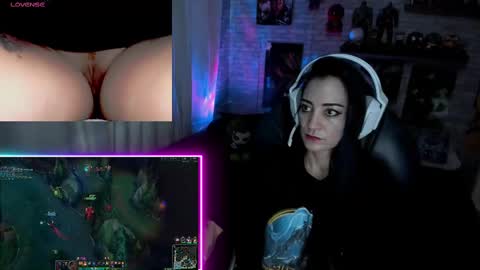Snapshot of mature_gamer chatting on September 15, 2:18 pm Nath online show from September 15, 2:18 pm