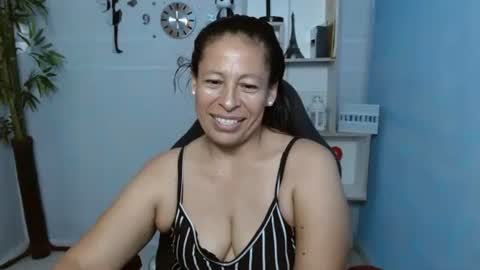 Snapshot of mature_martina_ chatting on March 4, 8:05 pm Martina online show from March 4, 8:05 pm