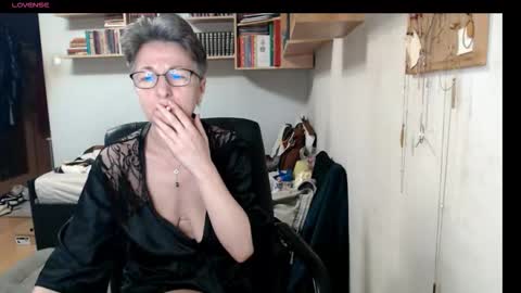 Snapshot of maturekate chatting on October 5, 7:28 am maturekate online show from October 5, 7:28 am