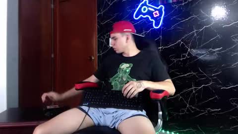 Matias online show from December 7, 7:05 pm