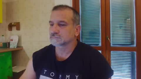 Snapshot of mauro1971 chatting on October 10, 12:11 pm mauro1971 online show from October 10, 12:11 pm