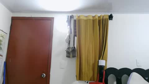 mauroluxandra online show from March 31, 9:04 pm