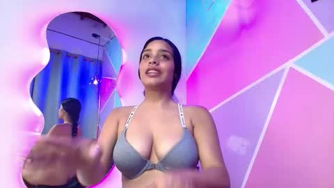 Max  Ashley online show from February 1, 7:11 pm