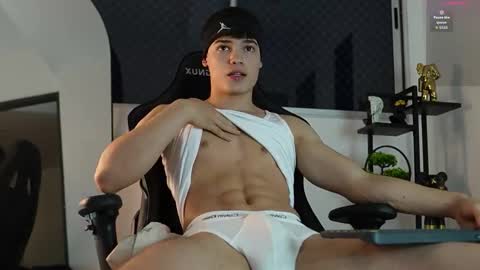 Snapshot of max_cortes1_ chatting on September 11, 11:28 pm 60 OFF ON MY OF ONLY FOR TODAY online show from September 11, 11:28 pm