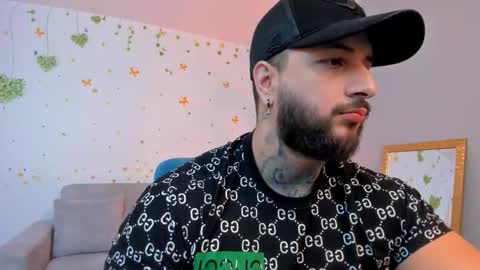 max D. online show from November 2, 5:18 am