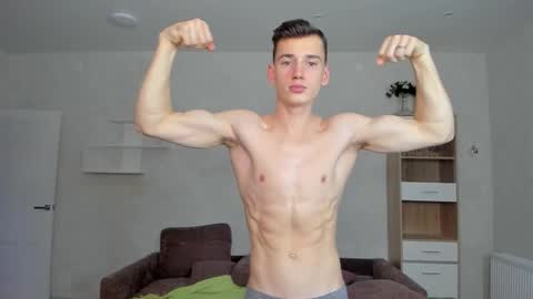 max_foks_ online show from February 7, 1:47 pm