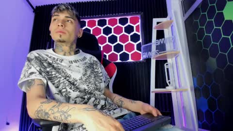 Max online show from April 9, 3:10 am