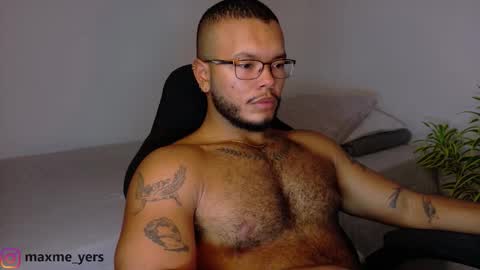 max_meyer online show from November 11, 10:56 pm