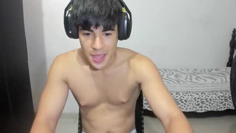 Max online show from November 8, 12:30 pm