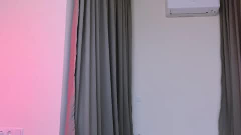 Max  online show from February 27, 8:20 pm