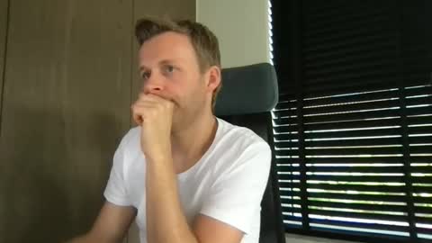 Max take off clothes online show from September 25, 7:48 am