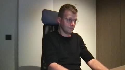 Max take off clothes online show from February 24, 6:58 pm