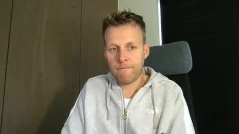 Max take off clothes online show from March 30, 7:08 am