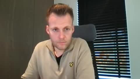 Max take off clothes online show from November 13, 11:57 am