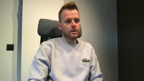 Max take off clothes online show from February 10, 9:01 am