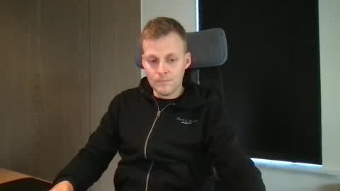 Max take off clothes online show from February 24, 1:10 pm