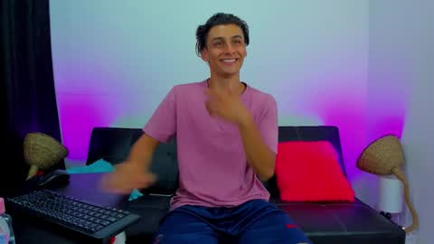 Snapshot of max_wild01 chatting on September 25, 7:15 am MAX online show from September 25, 7:15 am