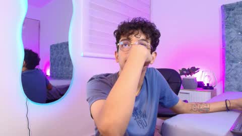 M A X F R O S T   online show from January 15, 8:06 pm