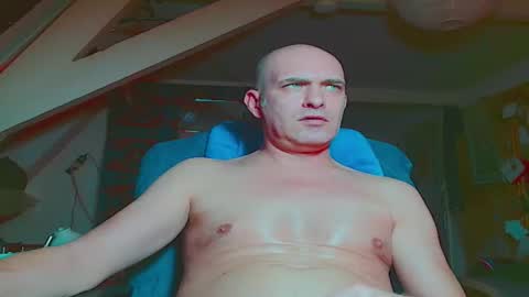 maxhardcore77 online show from December 5, 2:33 am