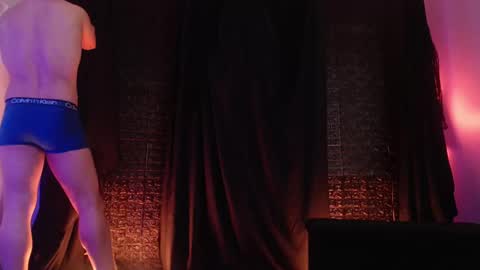 Max Hughes online show from November 6, 4:04 am