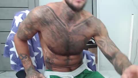Snapshot of maxi_foxxx chatting on September 16, 6:27 am Maximus Fox online show from September 16, 6:27 am