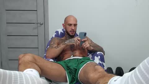 Snapshot of maxi_foxxx chatting on October 11, 9:25 am Maximus Fox online show from October 11, 9:25 am