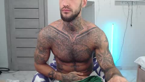 Snapshot of maxi_foxxx chatting on September 9, 8:03 am Maximus Fox online show from September 9, 8:03 am