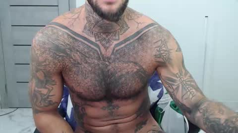 Snapshot of maxi_foxxx chatting on October 6, 8:10 am Maximus Fox online show from October 6, 8:10 am
