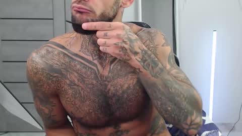 Snapshot of maxi_foxxx chatting on September 18, 7:01 am Maximus Fox online show from September 18, 7:01 am