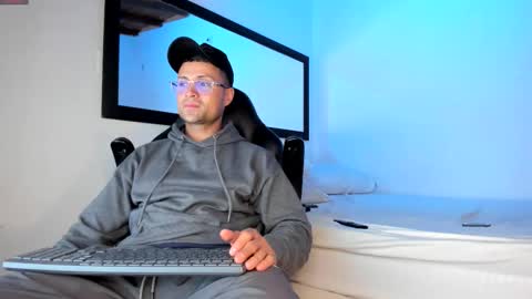 MAXI      online show from October 11, 4:28 am