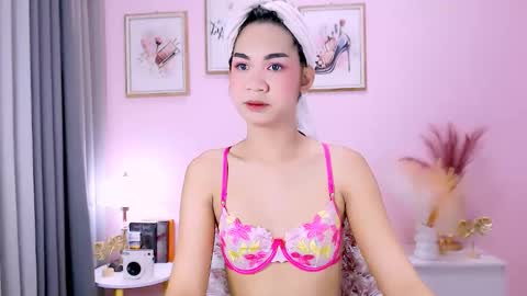 maxie greyson online show from February 11, 1:20 am