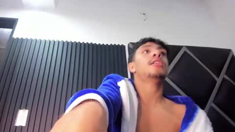 Snapshot of maximiliano_jam chatting on September 21, 5:00 am maxi online show from September 21, 5:00 am