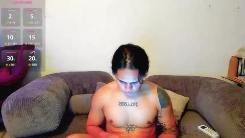 maximiliano_scoott_ online show from April 7, 6:26 am