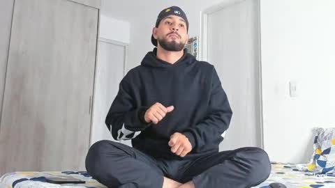 Maximo online show from April 1, 4:24 am