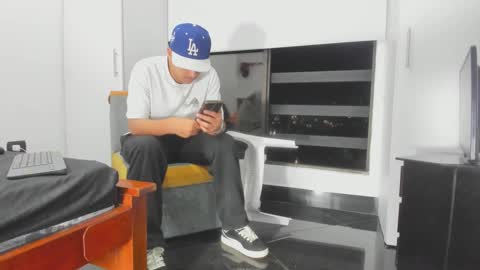 Snapshot of maximo__77 chatting on October 13, 5:20 am maximo__77 online show from October 13, 5:20 am