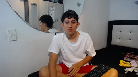 -- maximo and isa -- online show from November 19, 4:01 am