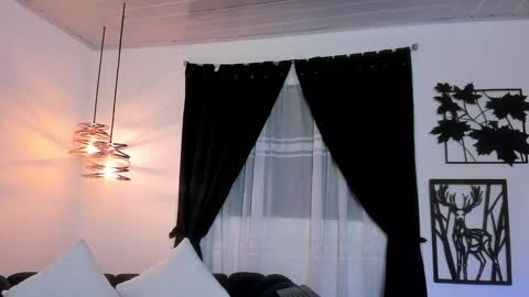 Maximo online show from January 19, 9:01 am